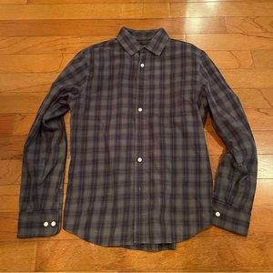 Dark gray and navy plaid Banana Republic men’s M button down